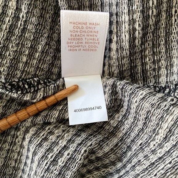 LC Lauren Conrad Cold-Shoulder Ruffle Knit Shift Dress Short Sleeve Scoop Neck - Picture 12 of 15